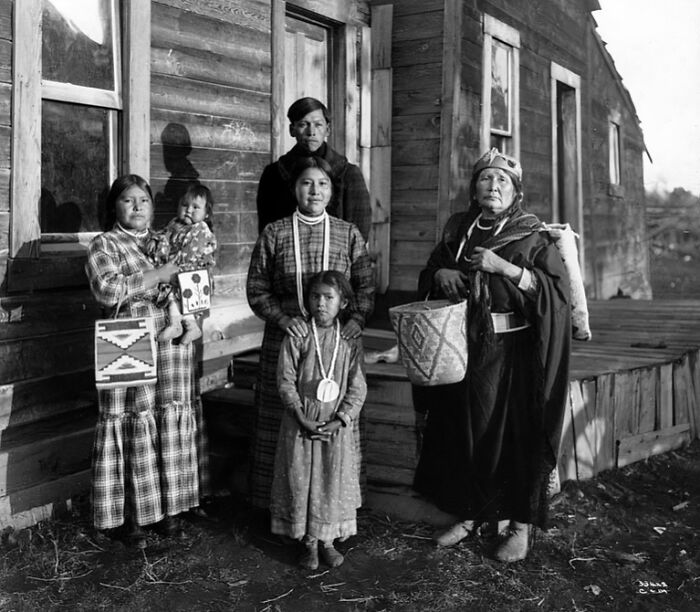 50 Vintage Native American Family Photos You’ve Never Seen