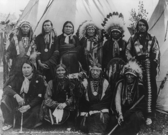 50 Vintage Native American Family Photos You’ve Never Seen