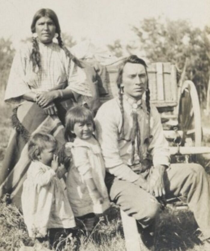 50 Vintage Native American Family Photos You’ve Never Seen