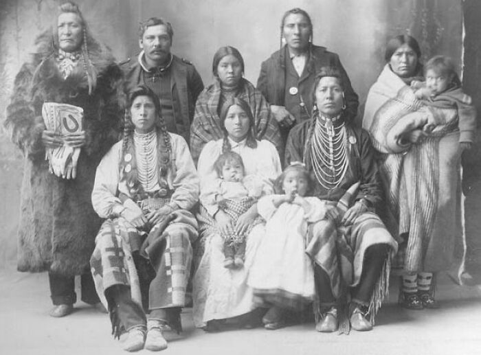 50 Vintage Native American Family Photos You’ve Never Seen