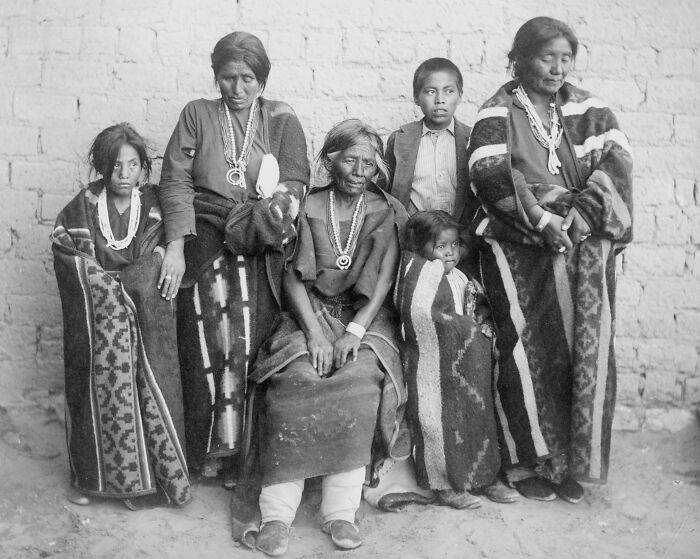 50 Vintage Native American Family Photos You’ve Never Seen