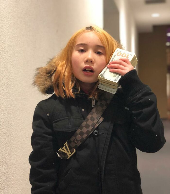 Adult Star, 18, Slams Women Who Work 9 To 5 As &#8216;Failures&#8217;, Encourages Them To Join OF