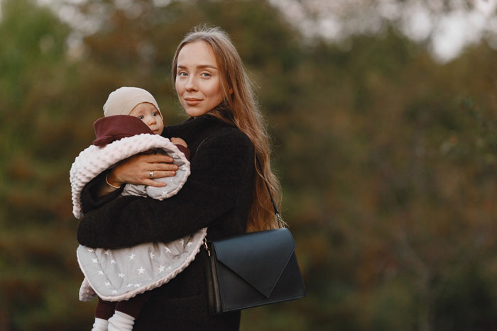 19YO Quits Parenting Sis’s Child After Being Told Off For Doing It Wrong
