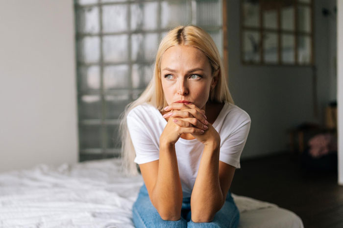 Greedy Parents Expect Daughter To Pay Rent But Not Her Bro, Get Angry When She Plans To Move Out