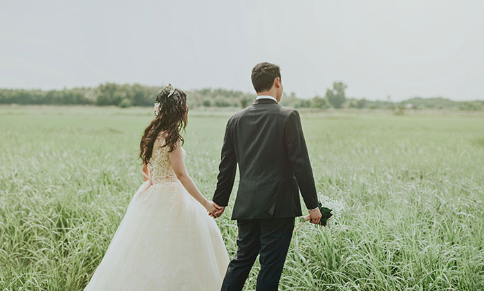 Mom Wears A White Gown To Her Son’s Wedding, So The Bride’s Friend Makes Sure She’s Uncomfortable