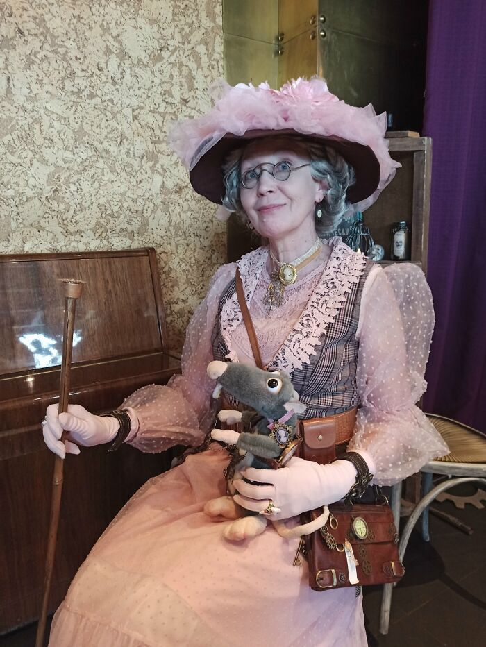 This Woman Continues To Surprise People With Her Expressive Cosplays (39 New Pics)
