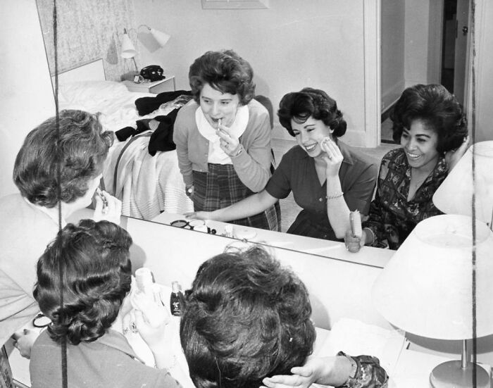 60 Images Of LA Women Living Their Best Lives In 1962
