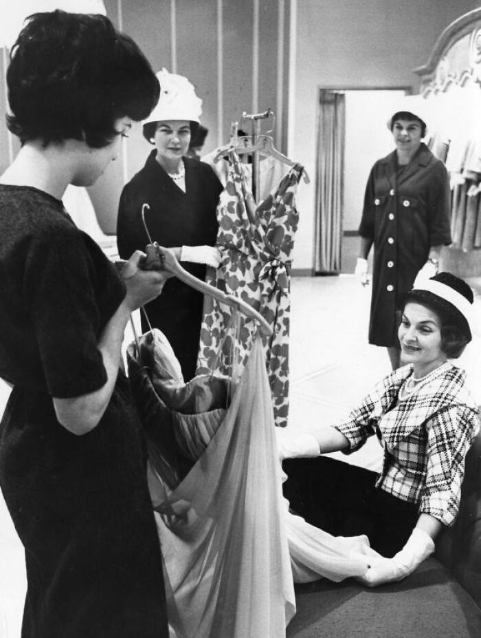 60 Images Of LA Women Living Their Best Lives In 1962