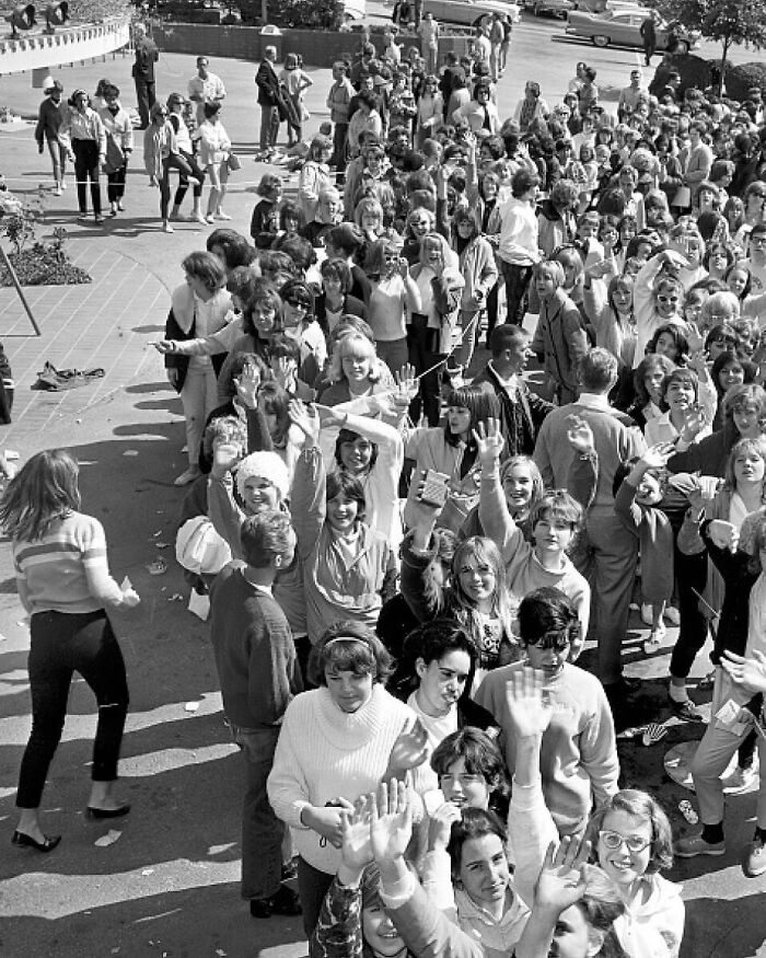 60 Images Of LA Women Living Their Best Lives In 1962