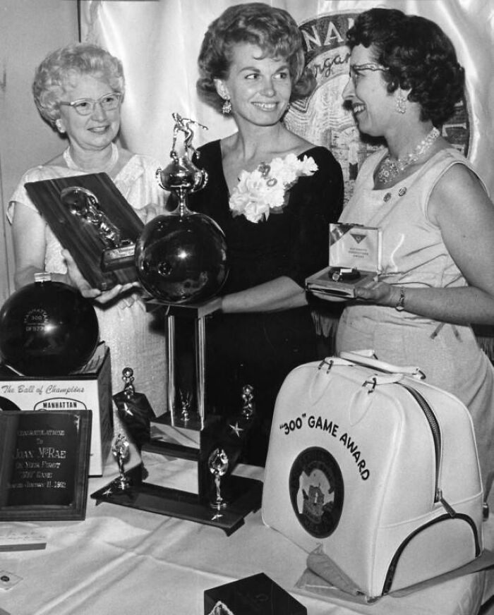 60 Images Of LA Women Living Their Best Lives In 1962