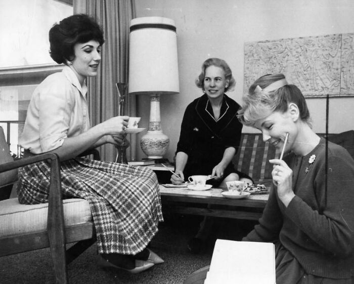 60 Images Of LA Women Living Their Best Lives In 1962