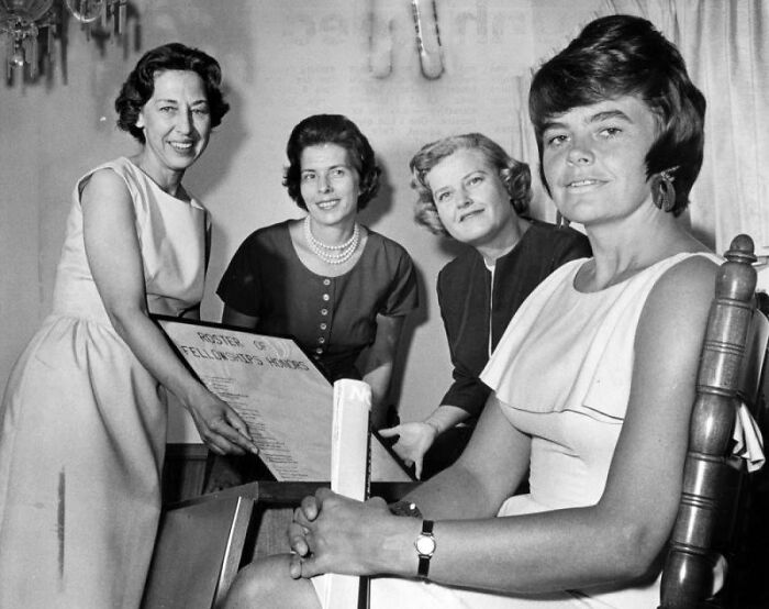 60 Images Of LA Women Living Their Best Lives In 1962