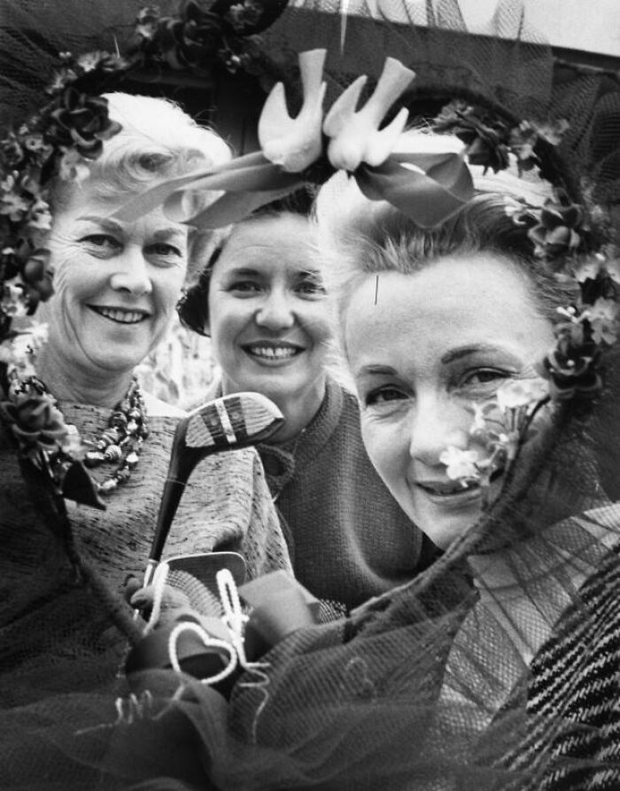 60 Images Of LA Women Living Their Best Lives In 1962