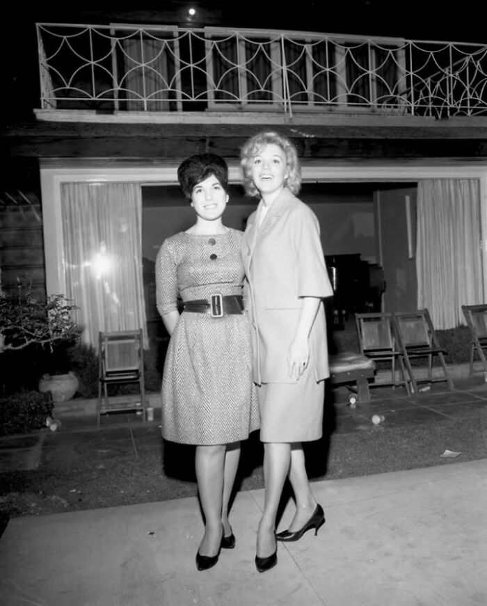 60 Images Of LA Women Living Their Best Lives In 1962
