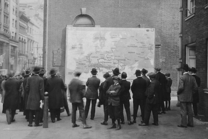 40 Photos That Reveal Daily Life Beyond The WWI Trenches