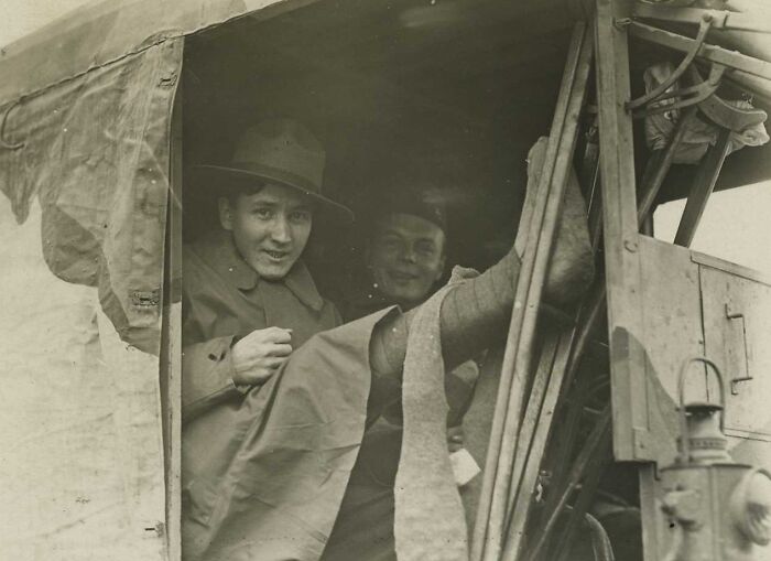 40 Photos That Reveal Daily Life Beyond The WWI Trenches