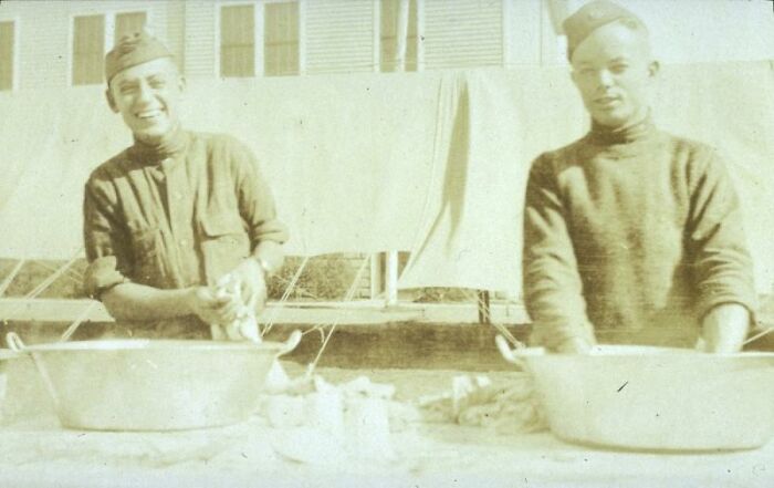 40 Photos That Reveal Daily Life Beyond The WWI Trenches