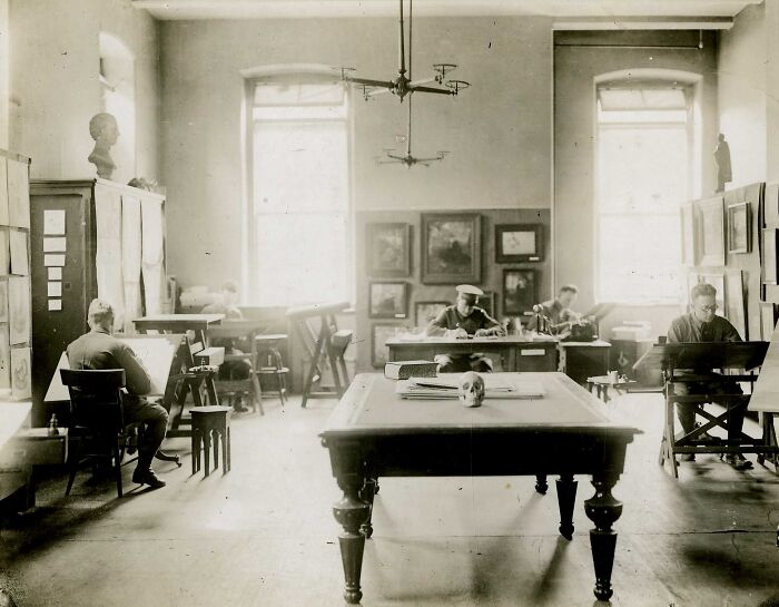 40 Photos That Reveal Daily Life Beyond The WWI Trenches