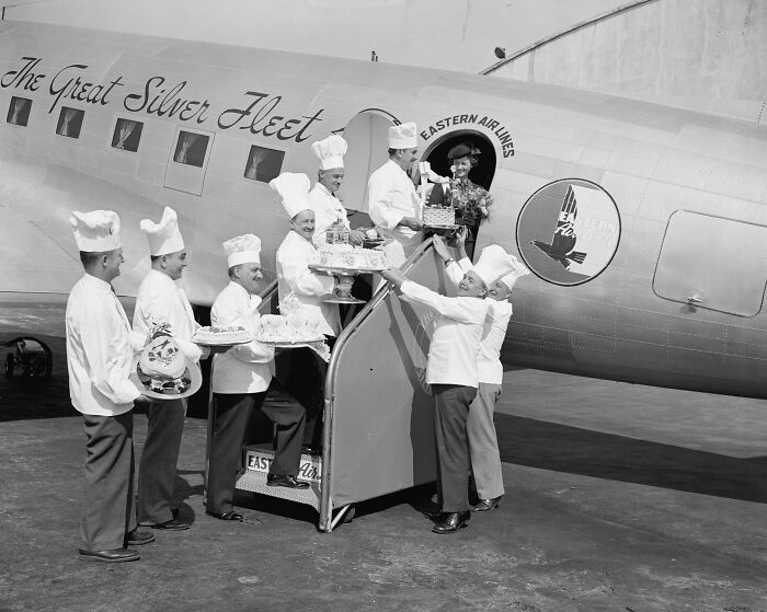 32 Photos That Show When Flying Was An Affair Of Pure Glamour