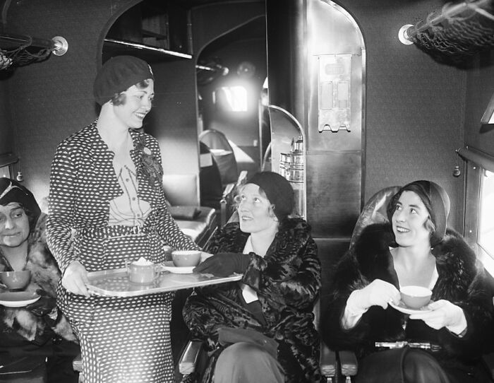 32 Photos That Show When Flying Was An Affair Of Pure Glamour