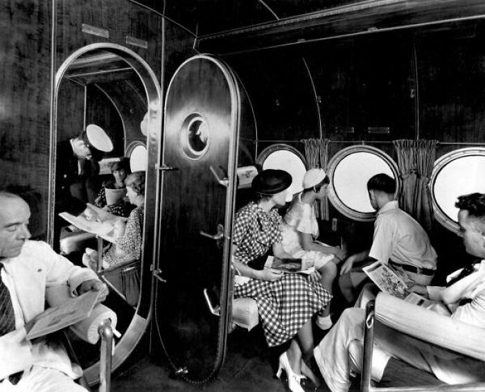 32 Photos That Show When Flying Was An Affair Of Pure Glamour