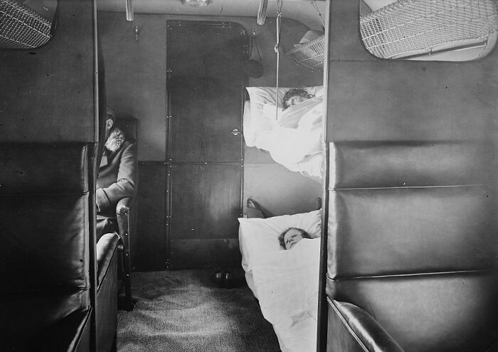 32 Photos That Show When Flying Was An Affair Of Pure Glamour