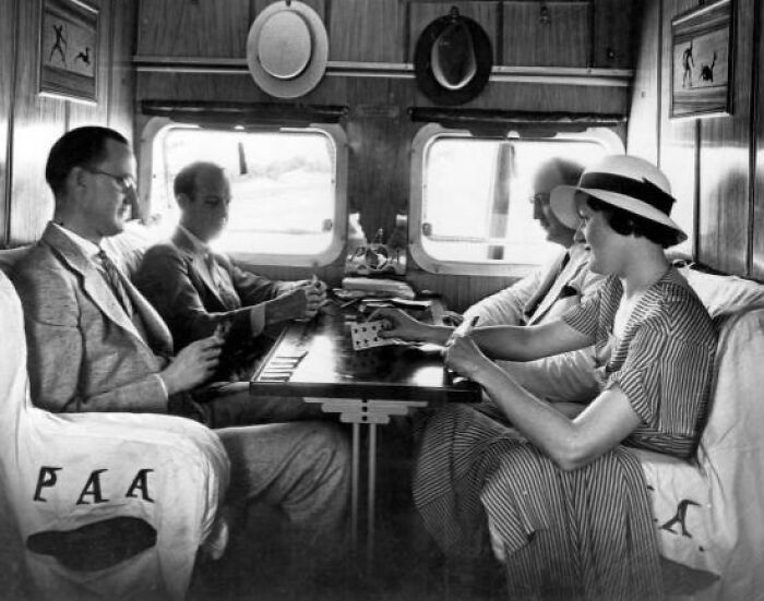 32 Photos That Show When Flying Was An Affair Of Pure Glamour