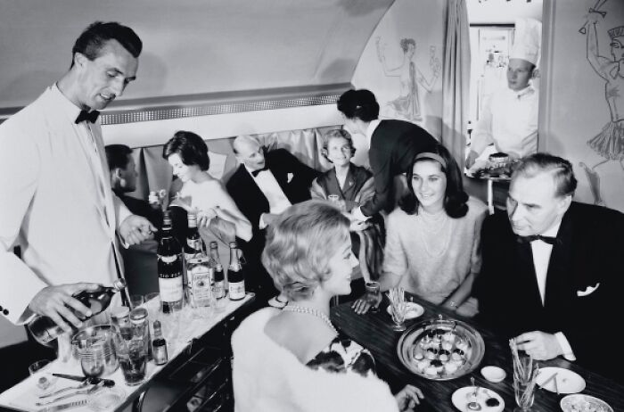 32 Photos That Show When Flying Was An Affair Of Pure Glamour