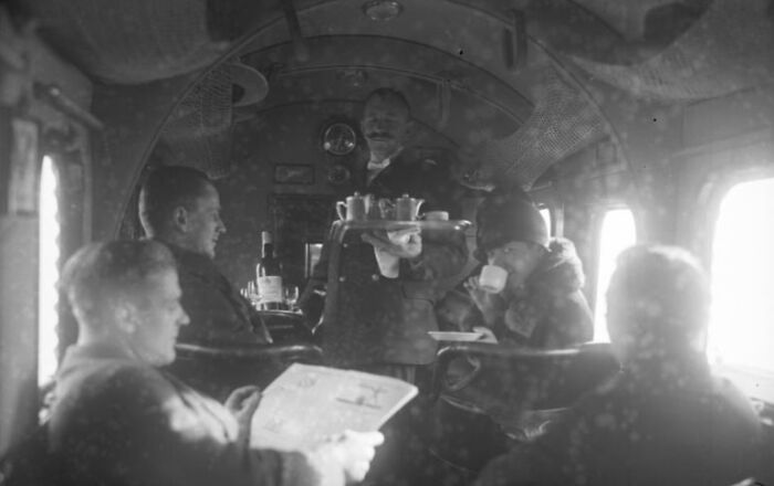 32 Photos That Show When Flying Was An Affair Of Pure Glamour