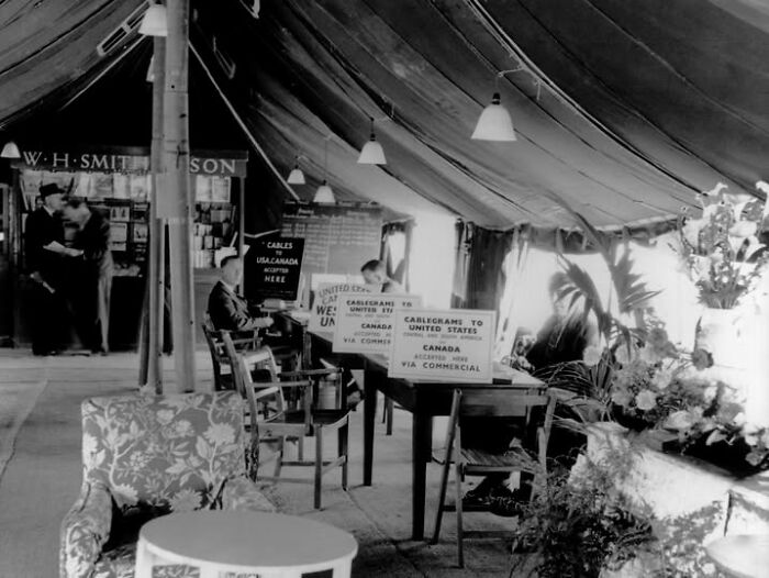 32 Photos That Show When Flying Was An Affair Of Pure Glamour