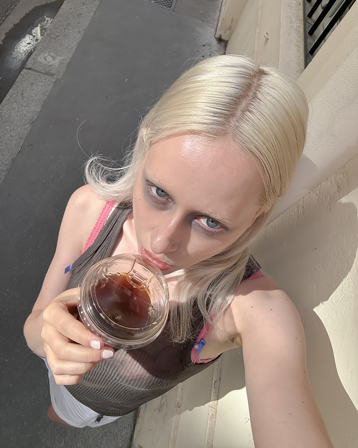 New “Tired Girl” Beauty Trend Is Going Viral Among Gen Z Women, Sparking Hilarious Reactions