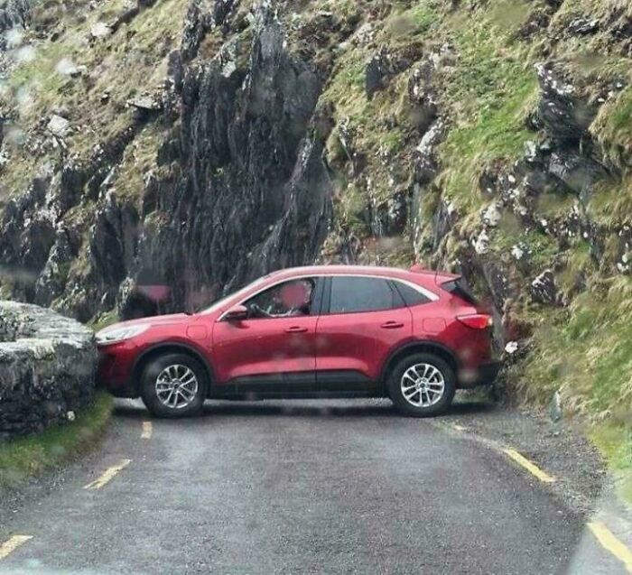 &#8220;Can&#8217;t Park There, Mate!&#8221;: 117 Parking Fails That Had To Be Shared Online