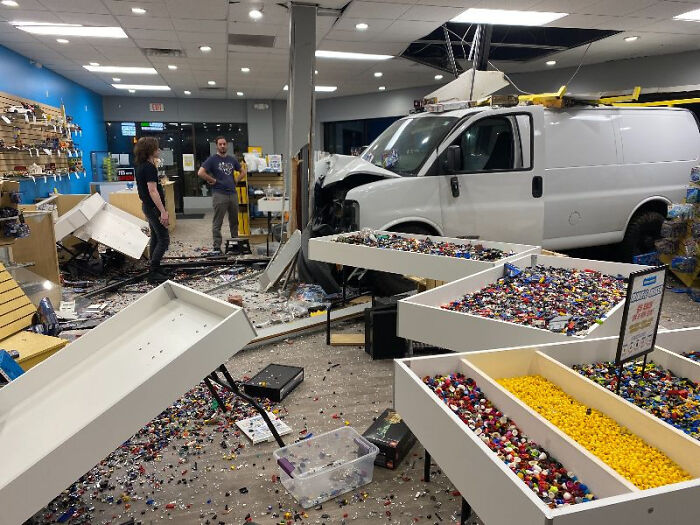&#8220;Can&#8217;t Park There, Mate!&#8221;: 117 Parking Fails That Had To Be Shared Online