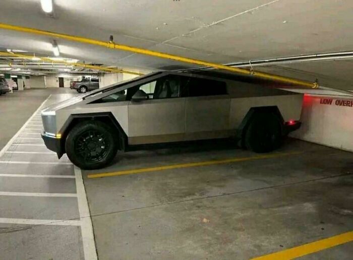 &#8220;Can&#8217;t Park There, Mate!&#8221;: 117 Parking Fails That Had To Be Shared Online