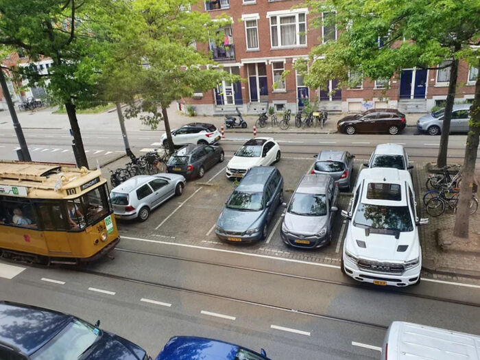 &#8220;Can&#8217;t Park There, Mate!&#8221;: 117 Parking Fails That Had To Be Shared Online