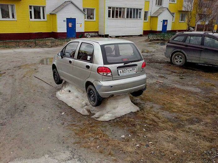 &#8220;Can&#8217;t Park There, Mate!&#8221;: 117 Parking Fails That Had To Be Shared Online