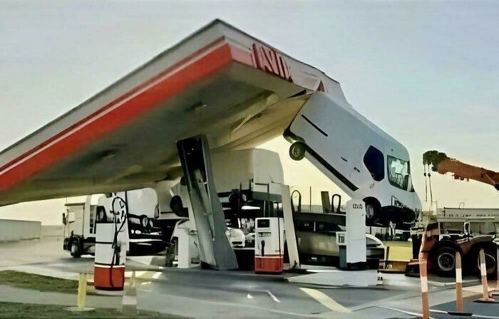 &#8220;Can&#8217;t Park There, Mate!&#8221;: 117 Parking Fails That Had To Be Shared Online
