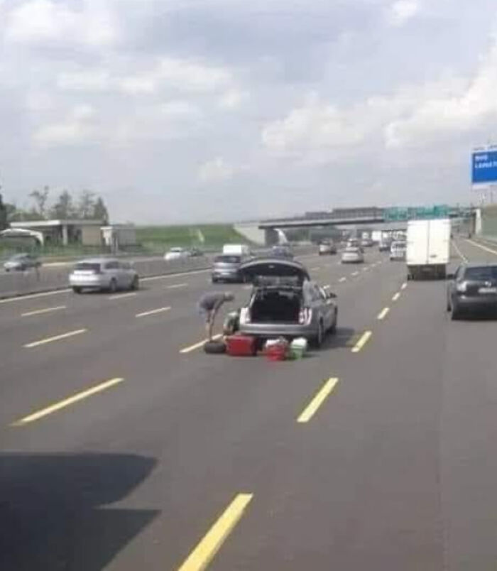&#8220;Can&#8217;t Park There, Mate!&#8221;: 117 Parking Fails That Had To Be Shared Online
