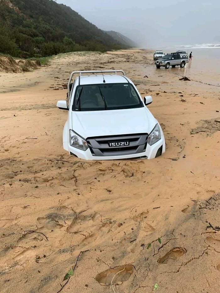 &#8220;Can&#8217;t Park There, Mate!&#8221;: 117 Parking Fails That Had To Be Shared Online