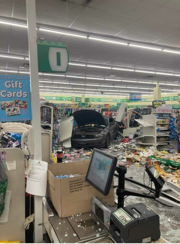 &#8220;Can&#8217;t Park There, Mate!&#8221;: 117 Parking Fails That Had To Be Shared Online