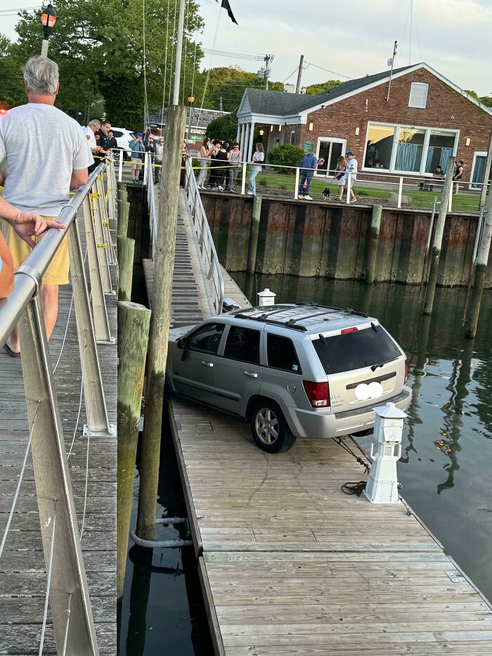 &#8220;Can&#8217;t Park There, Mate!&#8221;: 117 Parking Fails That Had To Be Shared Online
