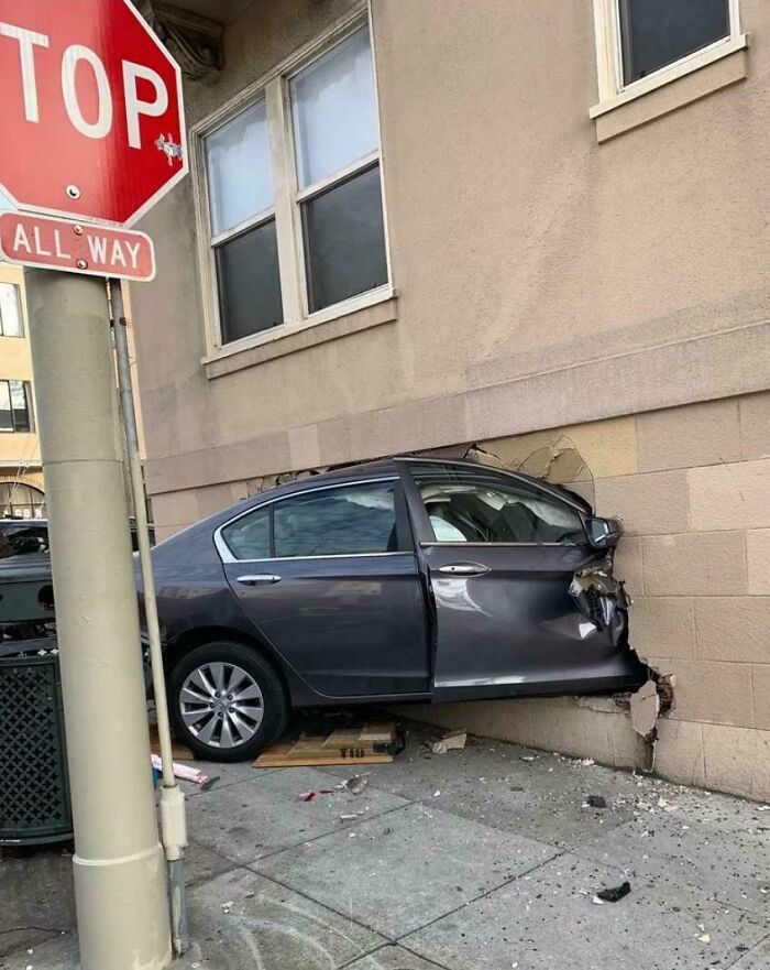 &#8220;Can&#8217;t Park There, Mate!&#8221;: 117 Parking Fails That Had To Be Shared Online