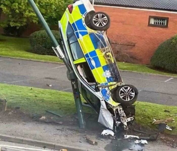 &#8220;Can&#8217;t Park There, Mate!&#8221;: 117 Parking Fails That Had To Be Shared Online