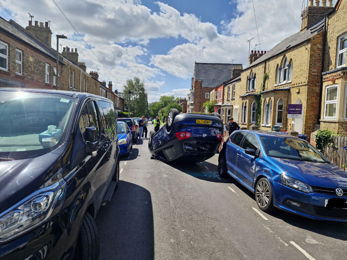 &#8220;Can&#8217;t Park There, Mate!&#8221;: 117 Parking Fails That Had To Be Shared Online