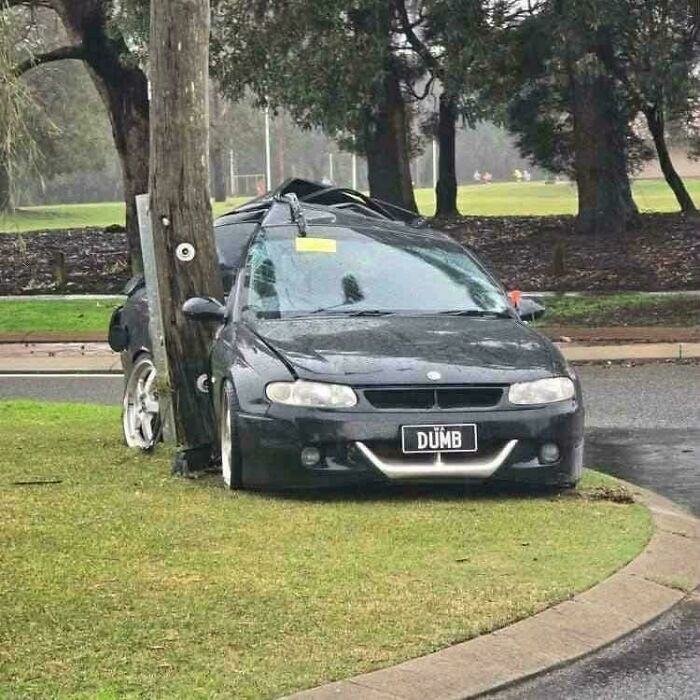 &#8220;Can&#8217;t Park There, Mate!&#8221;: 117 Parking Fails That Had To Be Shared Online