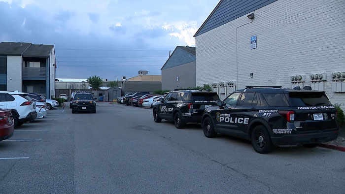 3 “Hungry And Thirsty&#8221; Toddlers Asking For Food Lead Police To Heartbreaking Scene Inside Their House