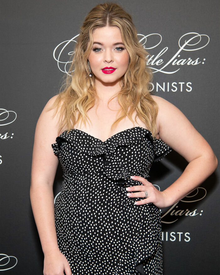 Sasha Pieterse Says 17 Doctors Blamed Her 70-Pound Weight Gain On Overeating Before Diagnosis