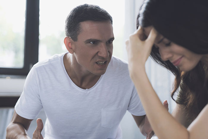 Woman 40 Weeks Pregnant Slips And Fall In The Tub, Boyfriend Mad He Has To Help Her Up After 40 Mins