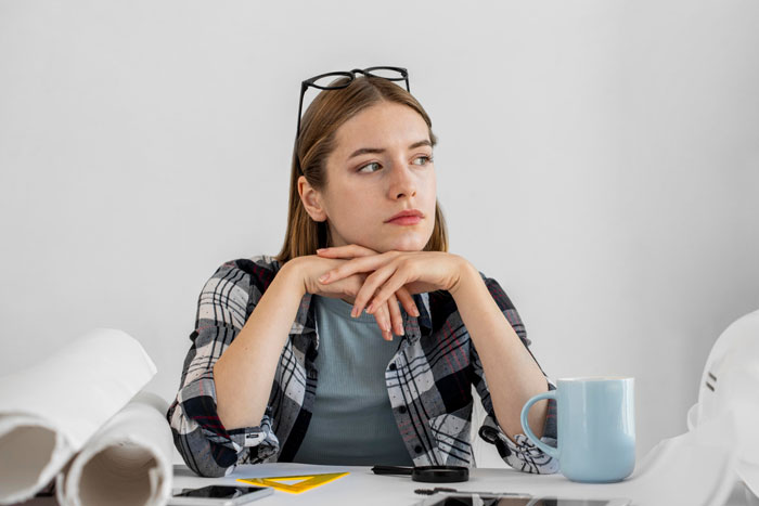 Woman Ghosts Creepy Colleague Who Won&#8217;t Stop Texting Her, He Just Doubles Down, She’s Horrified