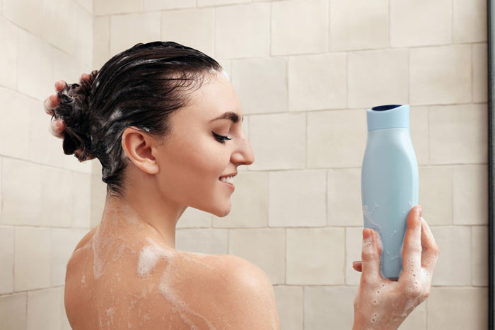 BF Feels Embarrassed And Annoyed After GF Refuses To Let His Female Friend Use Her Expensive Shampoo